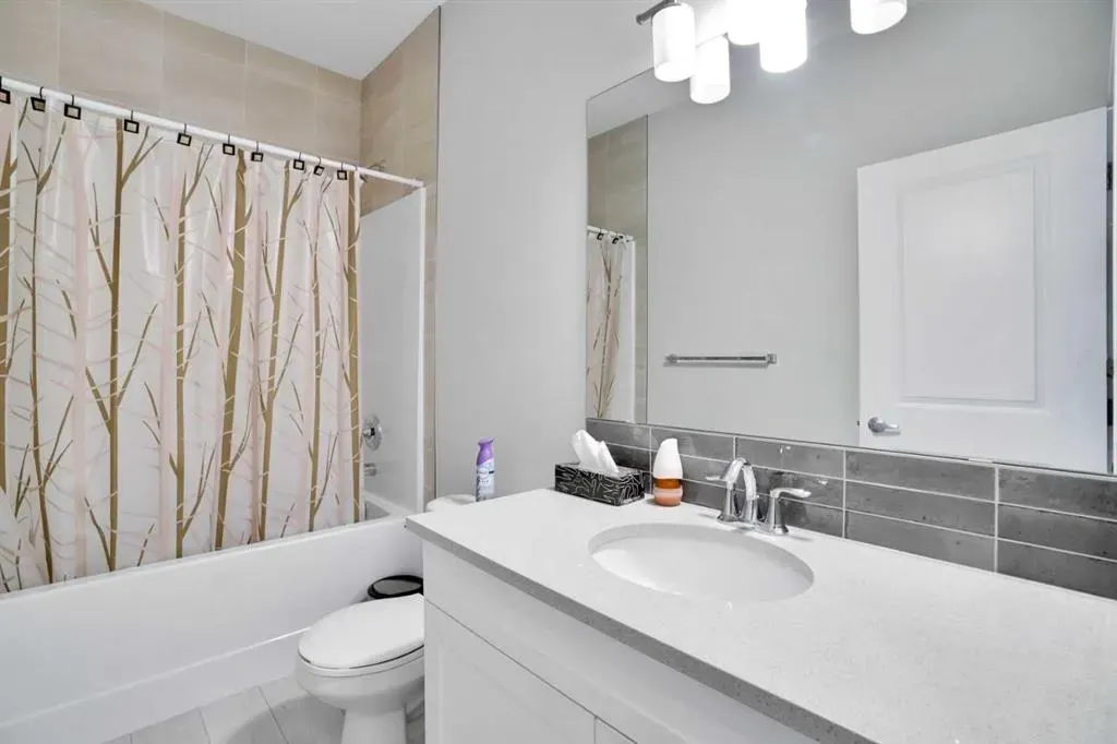 232 Cornerbrook Common NE
