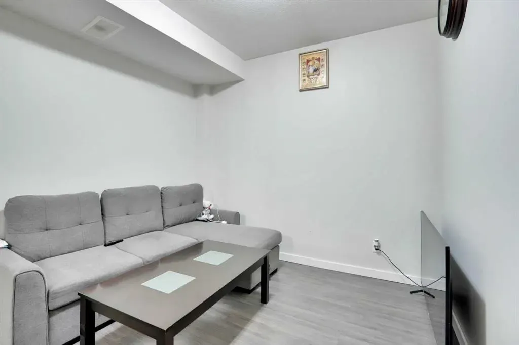 232 Cornerbrook Common NE