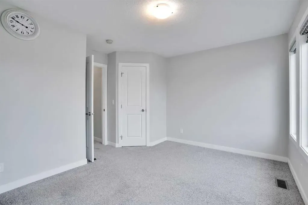 232 Cornerbrook Common NE