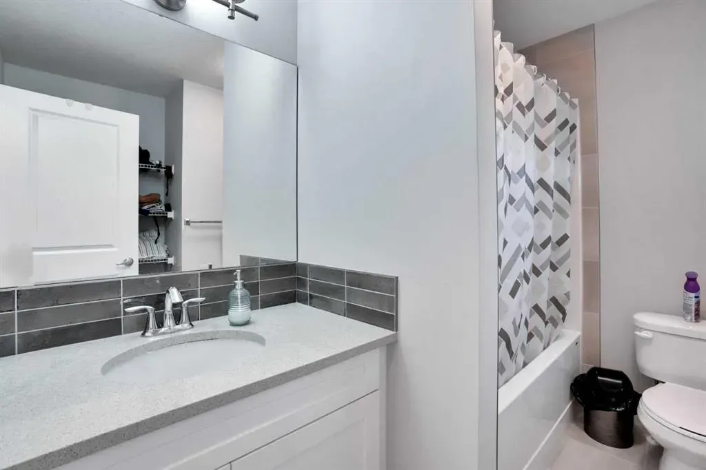 232 Cornerbrook Common NE