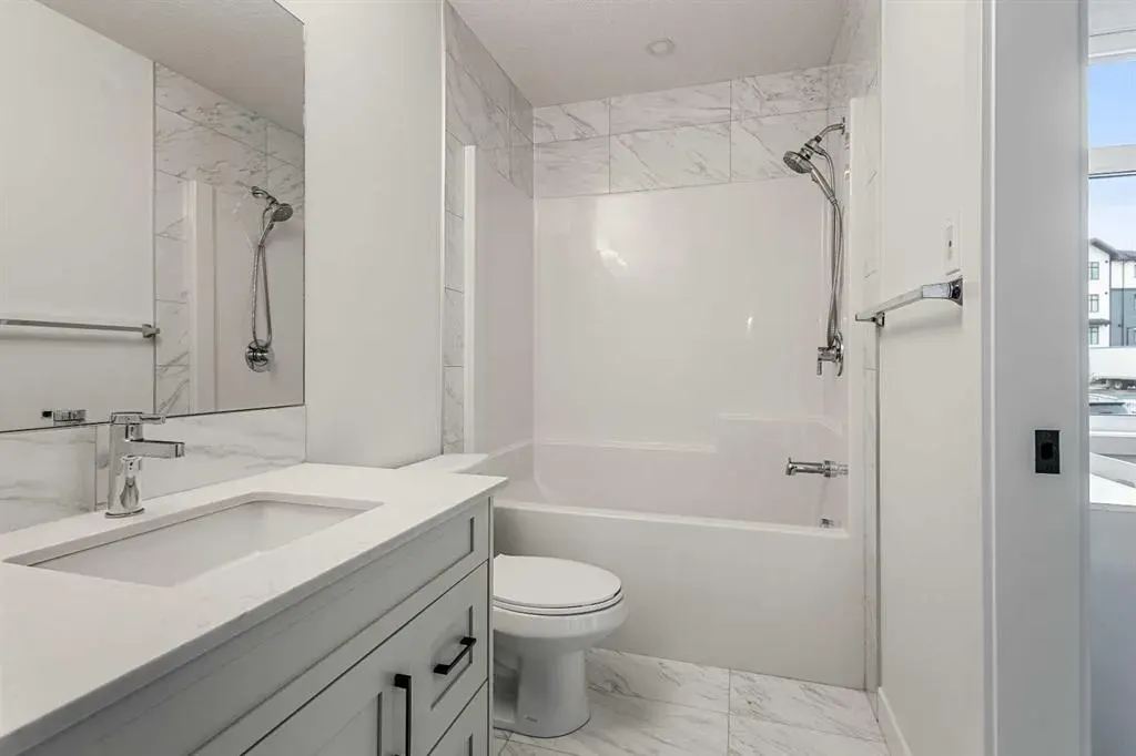 40 Sage Hill Walk NW, #116