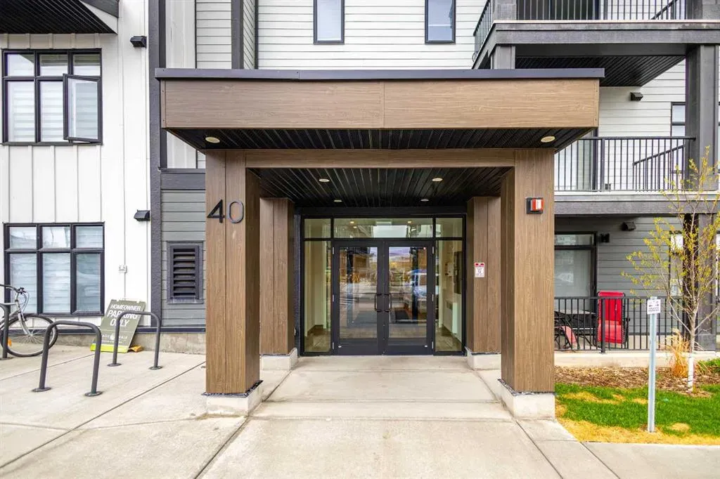 40 Sage Hill Walk NW, #116
