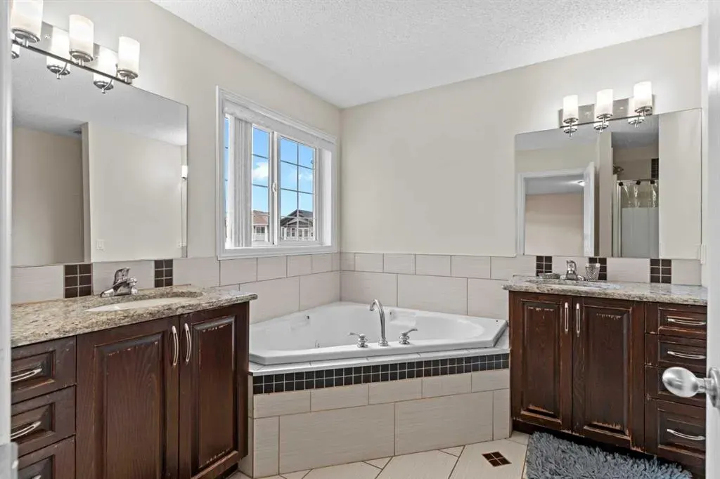 216 Coral Reef Manor NE