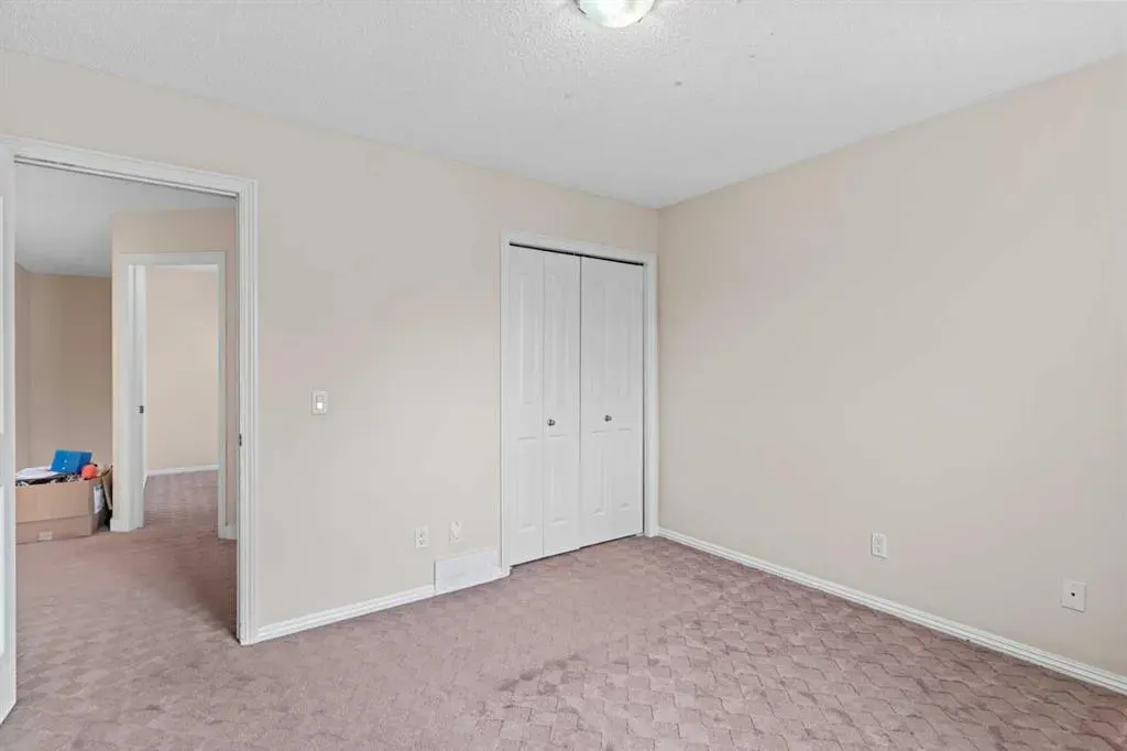 216 Coral Reef Manor NE