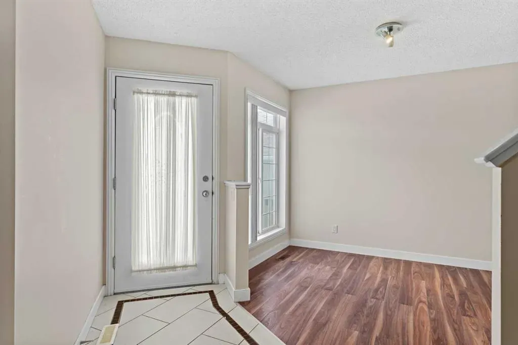 216 Coral Reef Manor NE