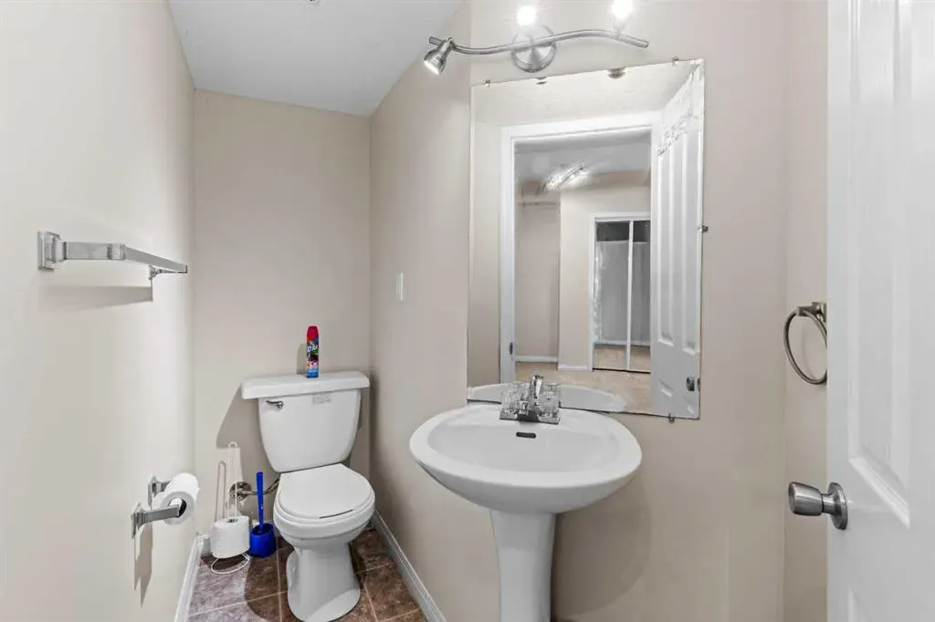 216 Coral Reef Manor NE