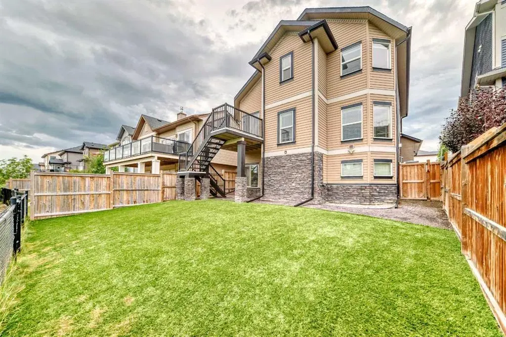 228 Kingston Way SE