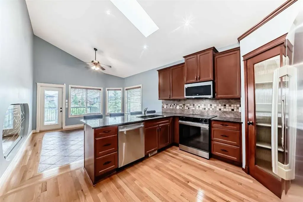 228 Kingston Way SE