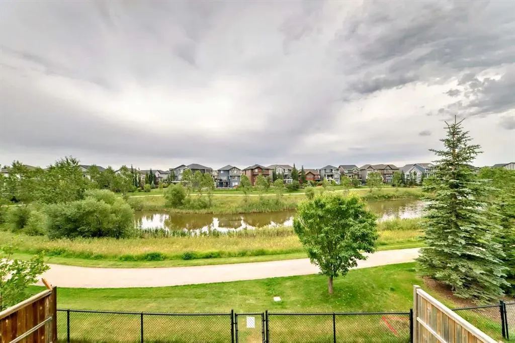 228 Kingston Way SE