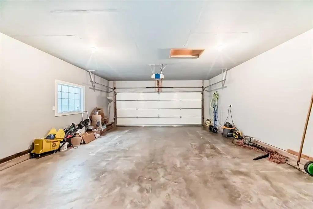 228 Kingston Way SE