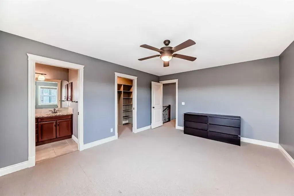 228 Kingston Way SE