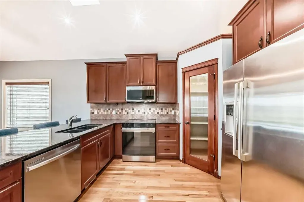228 Kingston Way SE