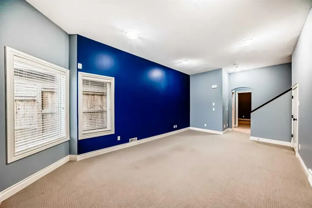 228 Kingston Way SE