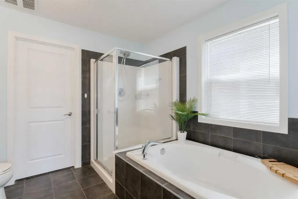 271 River Heights Crescent