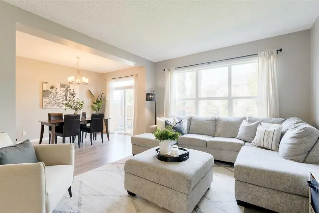 271 River Heights Crescent