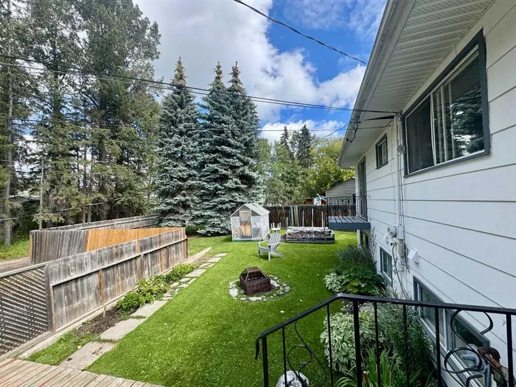 5040 58 Street Close