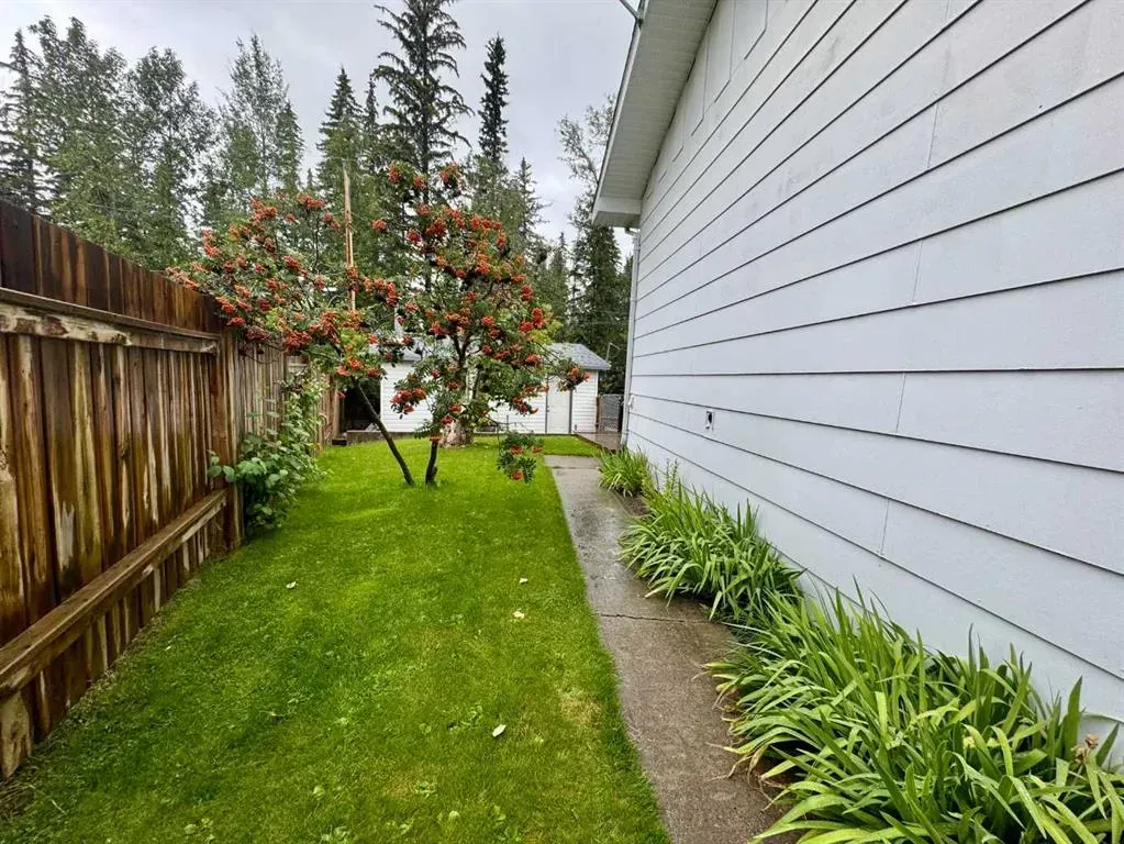 5040 58 Street Close