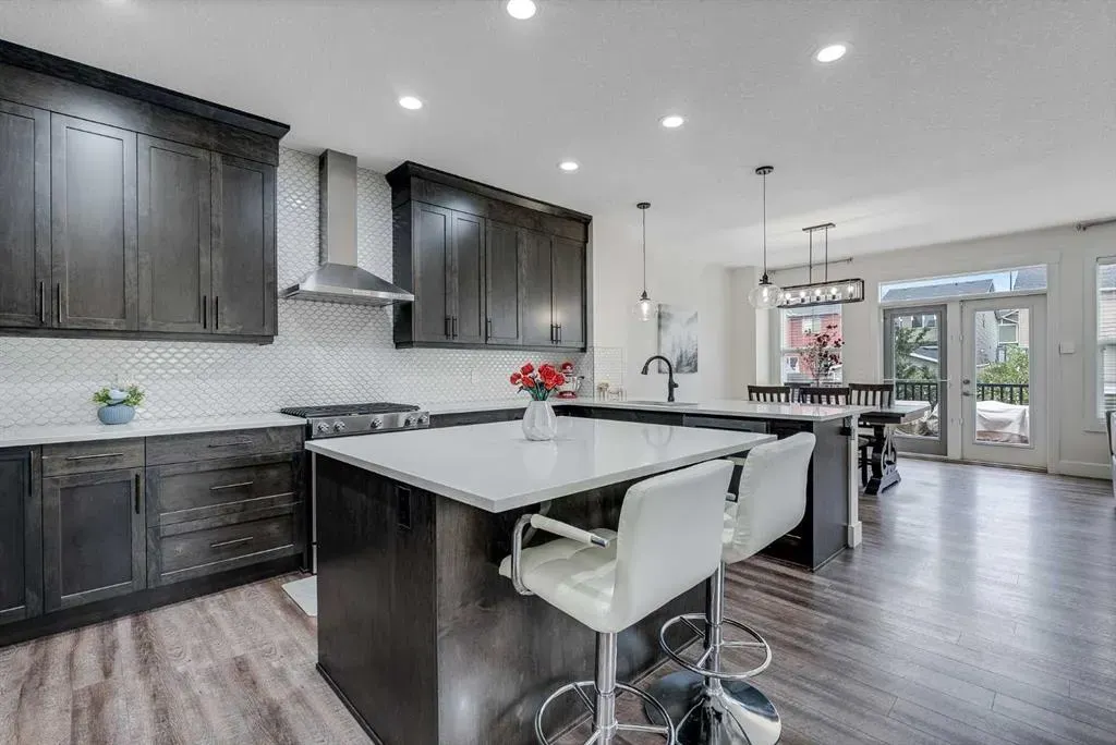 4 Legacy Court SE