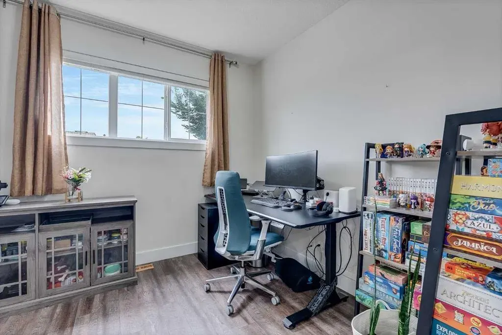 4 Legacy Court SE