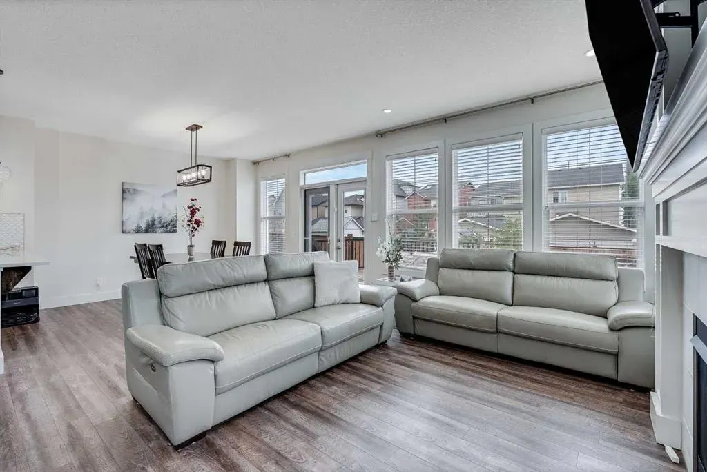 4 Legacy Court SE