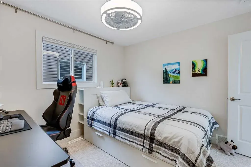4 Legacy Court SE