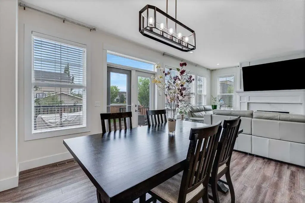 4 Legacy Court SE