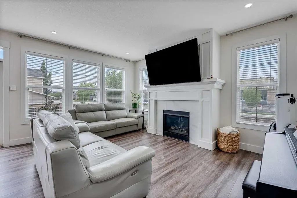 4 Legacy Court SE