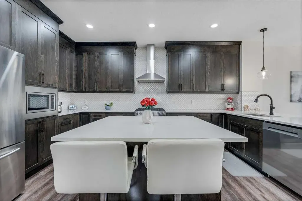 4 Legacy Court SE