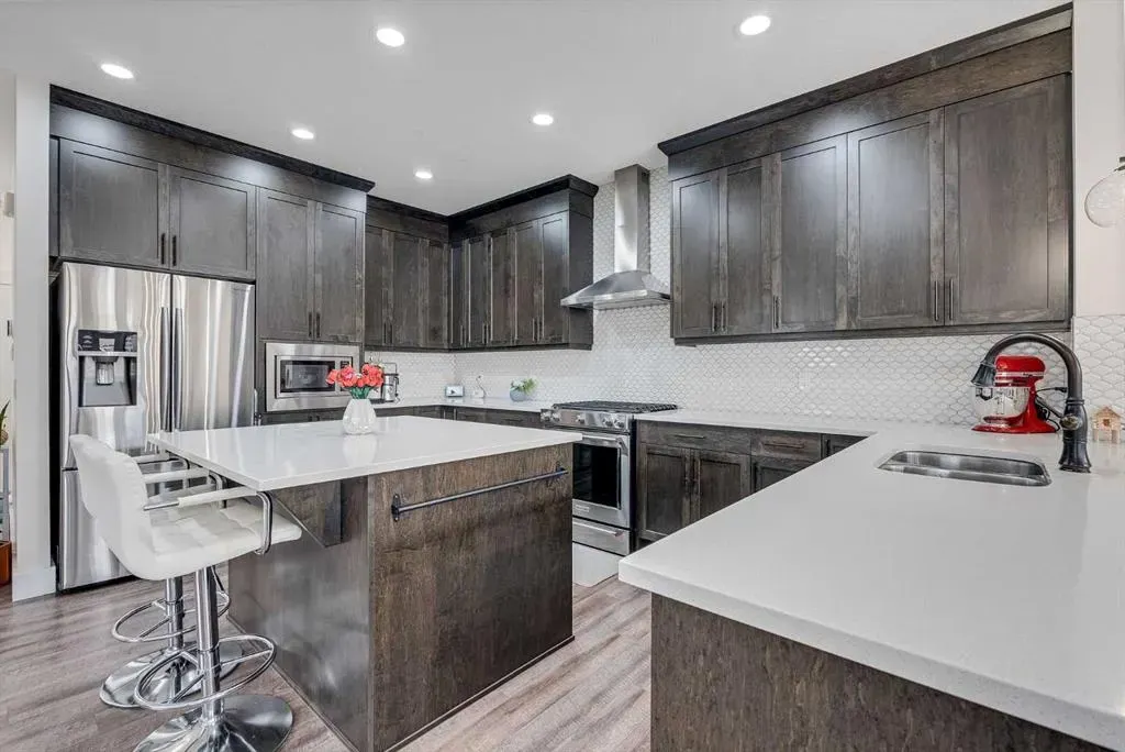 4 Legacy Court SE