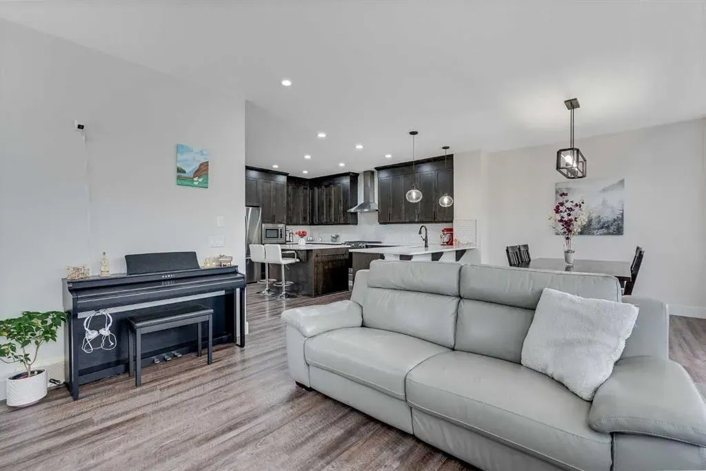 4 Legacy Court SE