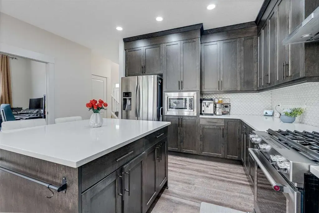4 Legacy Court SE