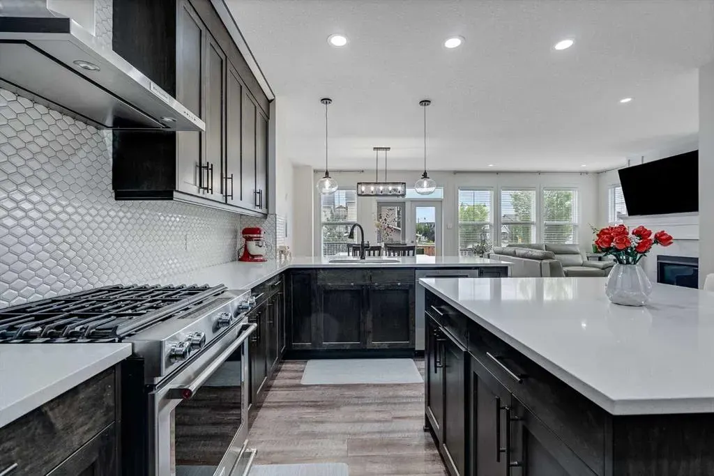 4 Legacy Court SE