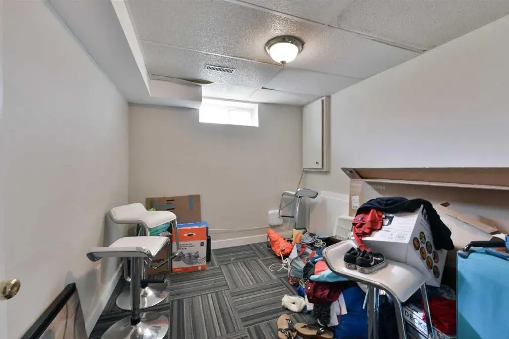 927 43 Street SW, #A & B