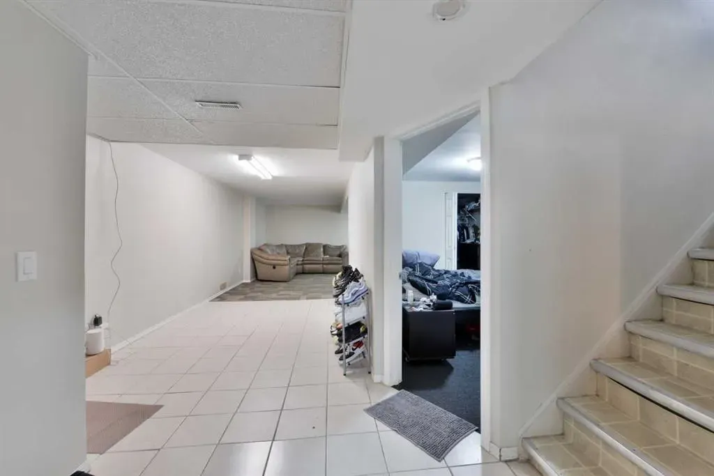 927 43 Street SW, #A & B