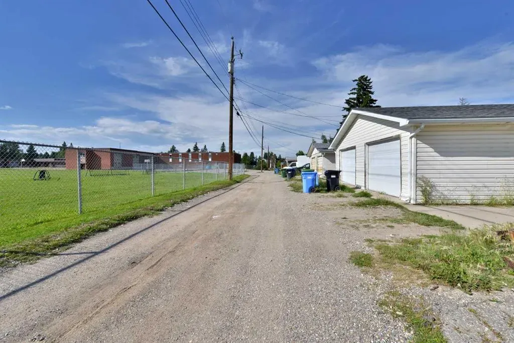 927 43 Street SW, #A & B