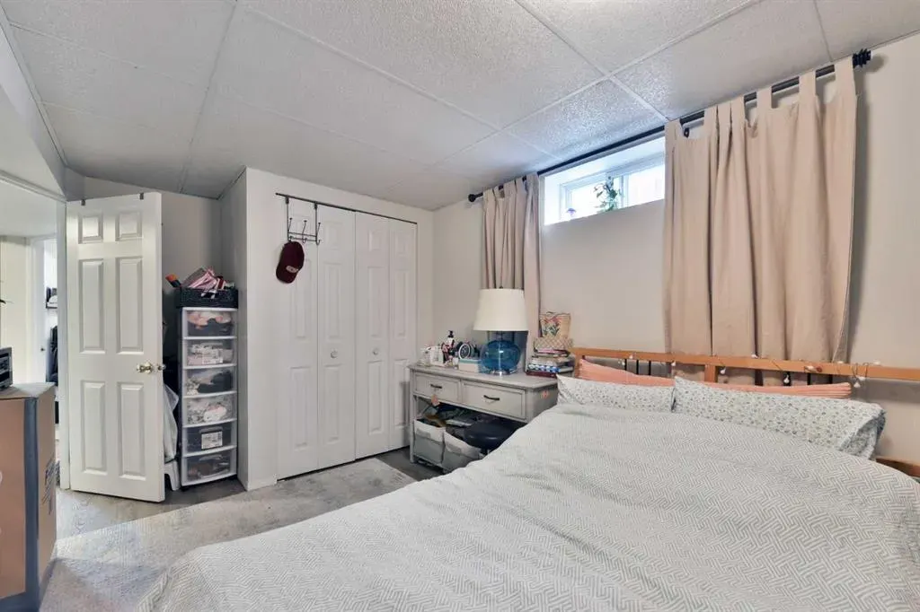 927 43 Street SW, #A & B