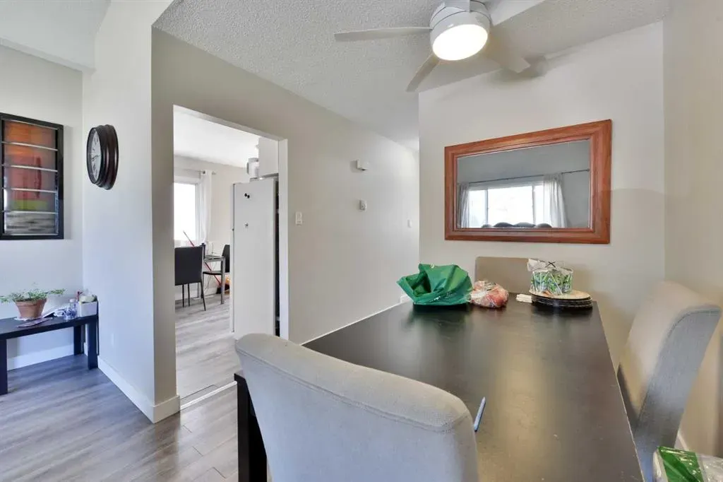 927 43 Street SW, #A & B