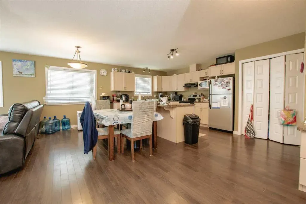 10028 104 Avenue, #A&B