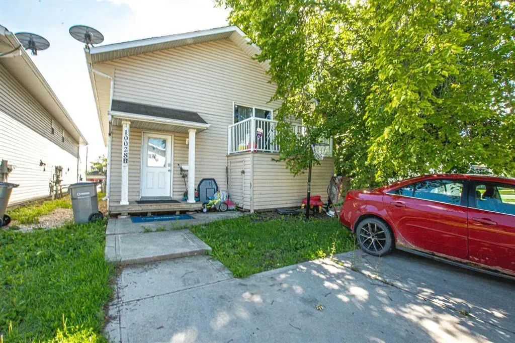 10028 104 Avenue, #A&B