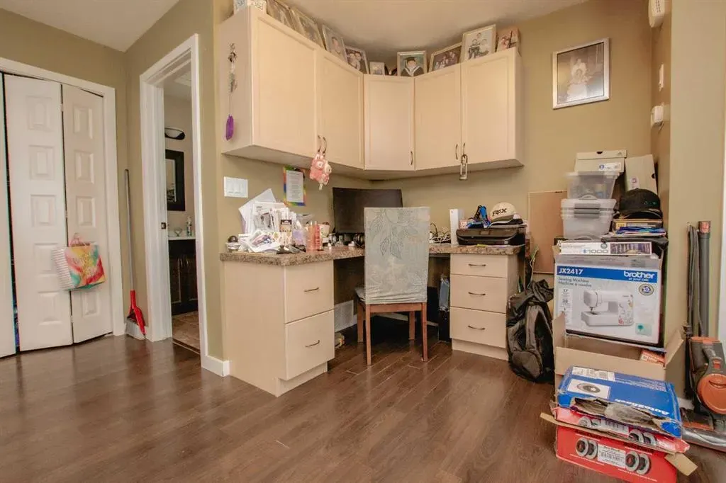 10028 104 Avenue, #A&B
