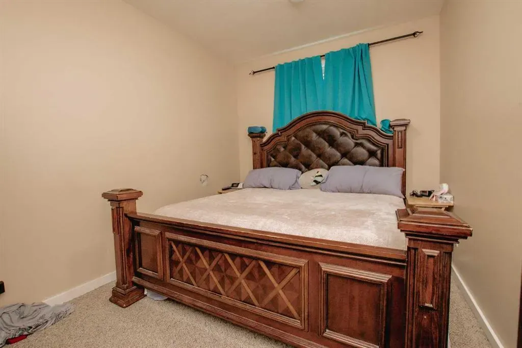 10028 104 Avenue, #A&B