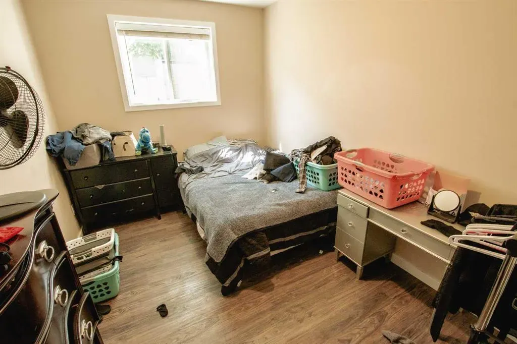 10028 104 Avenue, #A&B