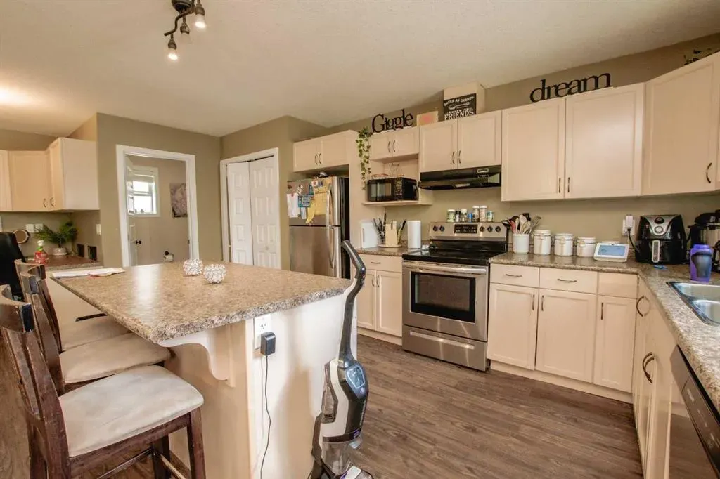 10028 104 Avenue, #A&B