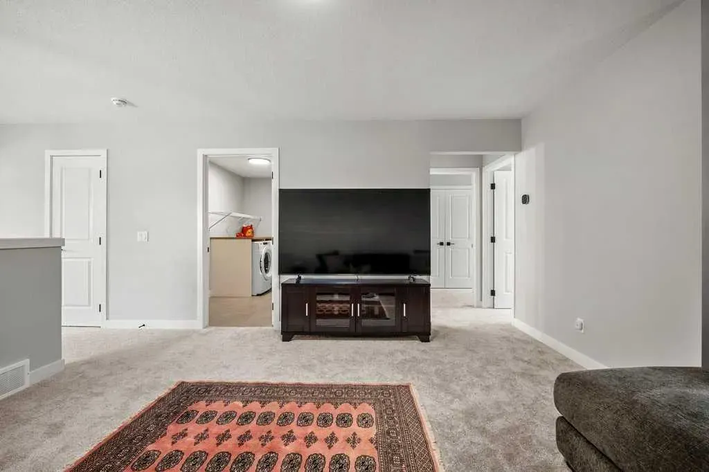 325 Grayling Manor