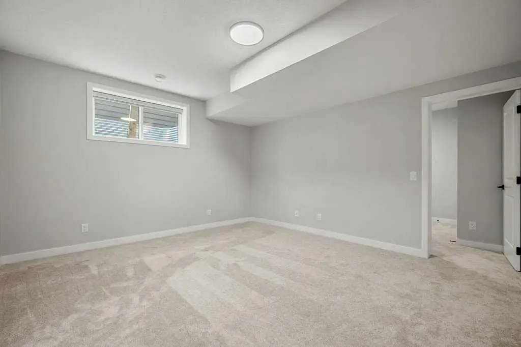 325 Grayling Manor