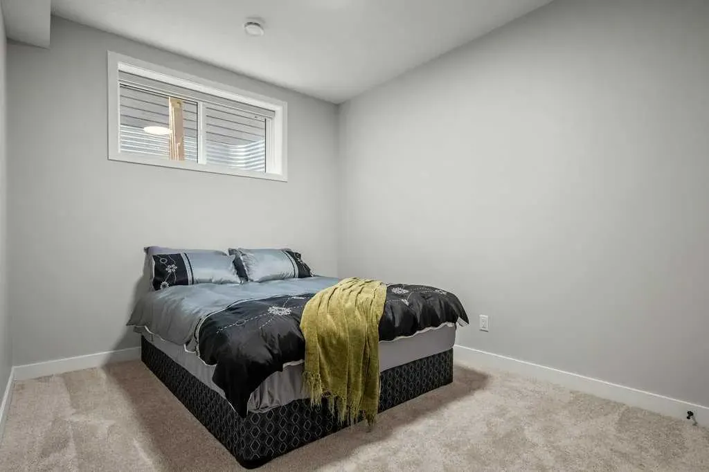 325 Grayling Manor