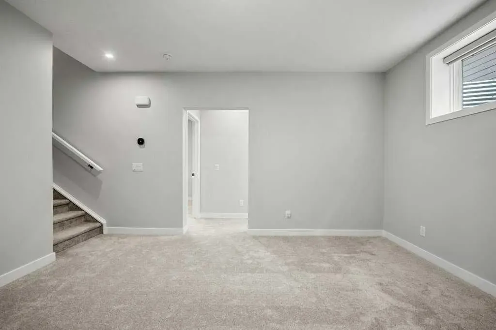 325 Grayling Manor