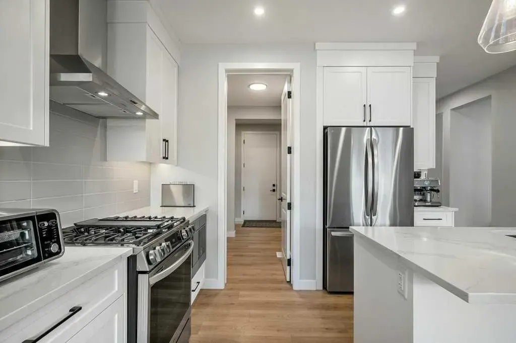 325 Grayling Manor