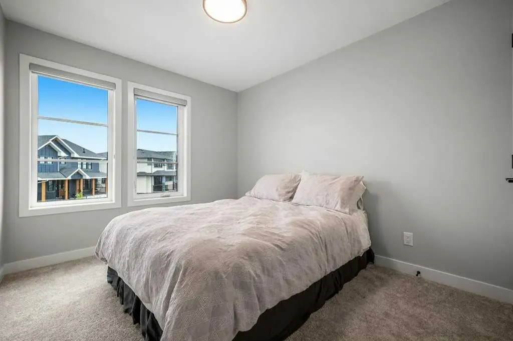 325 Grayling Manor