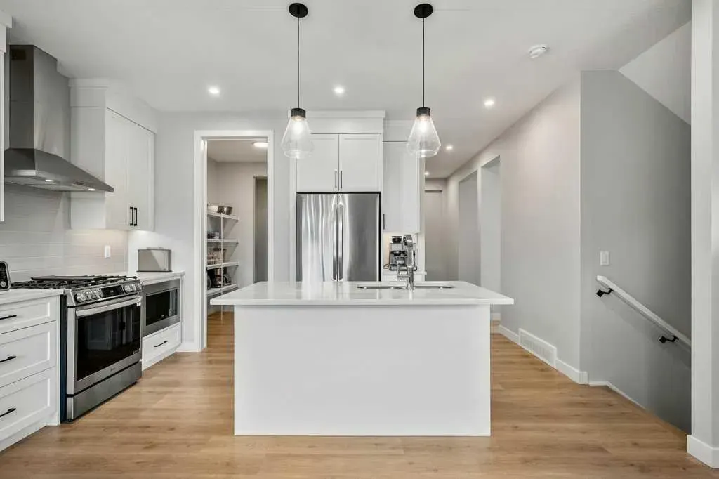 325 Grayling Manor